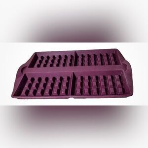 New Tupperware Silicone Waffle Form Pan